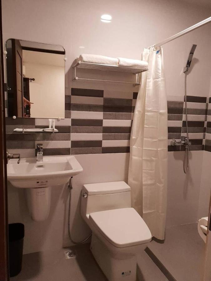 Hotel Lourdes Laoag Extérieur photo