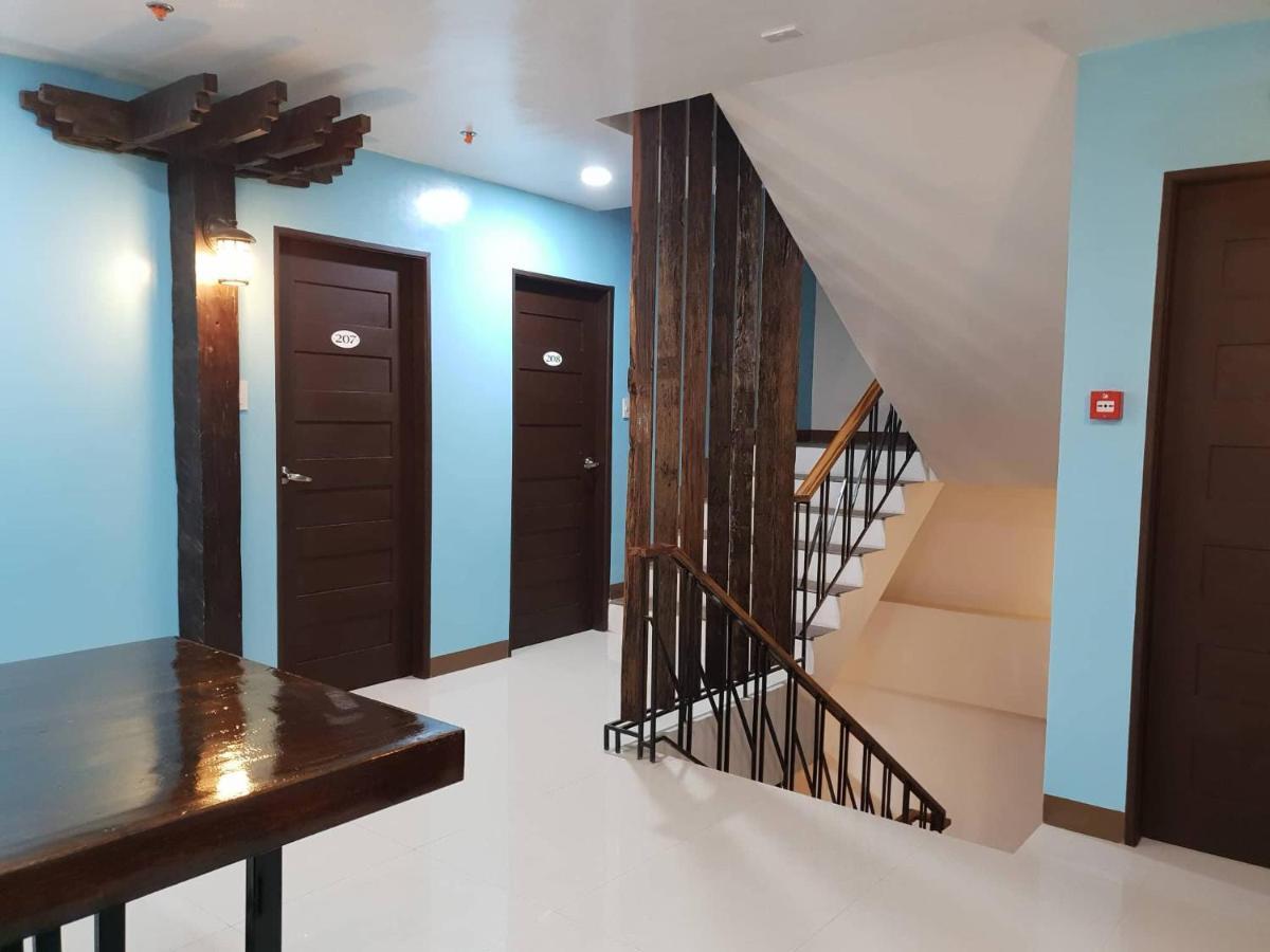 Hotel Lourdes Laoag Extérieur photo