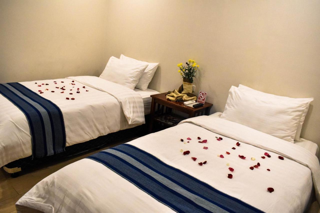 Hotel Lourdes Laoag Extérieur photo